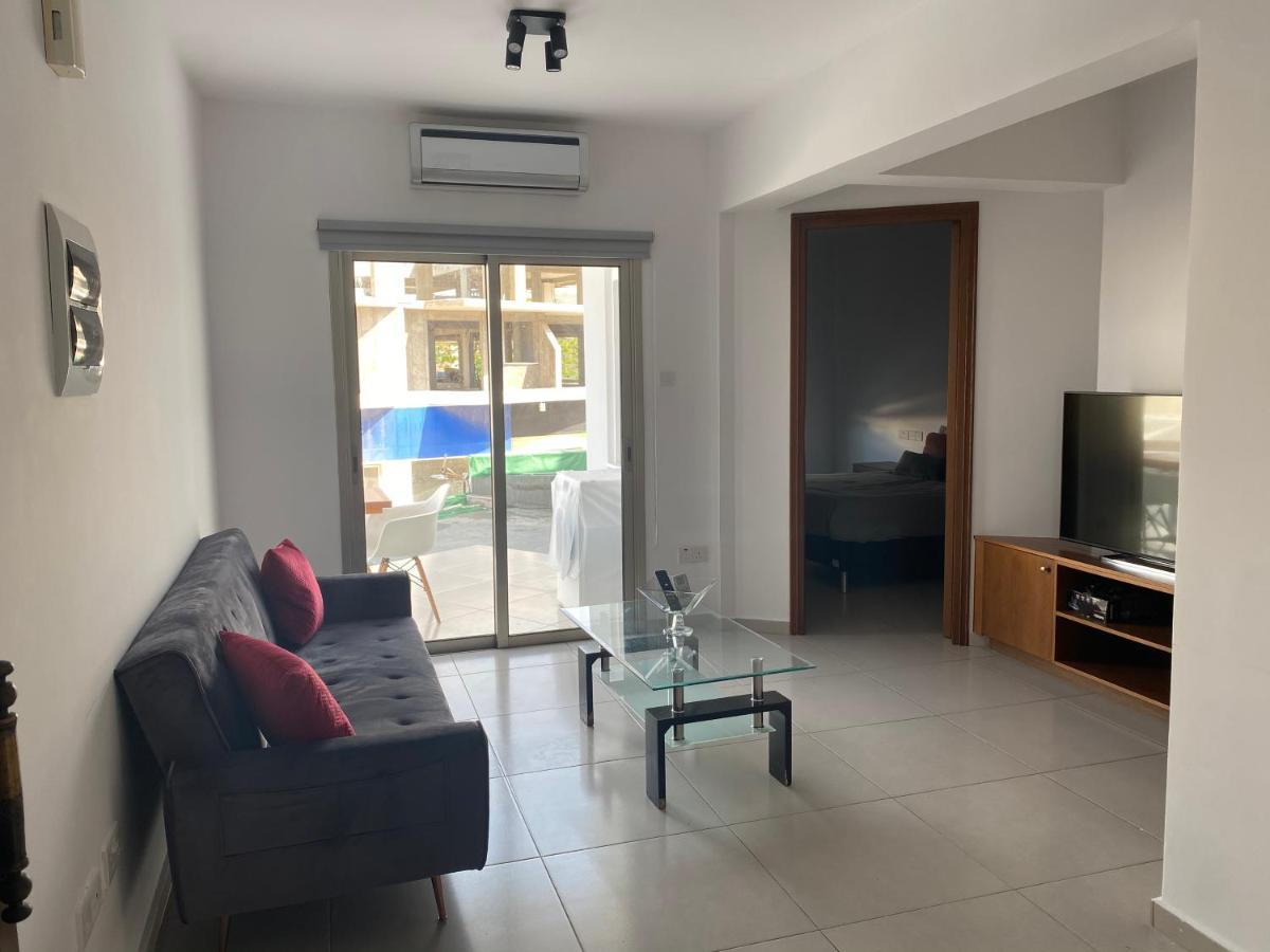Beachside Apartment In Kato Paphos Lighthouse 81 Exterior foto